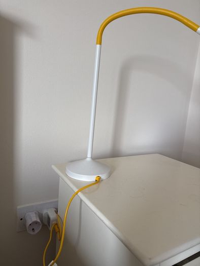 Desk lamp