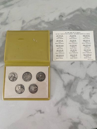1900 - 1954 Holy Years Of The Xx Century Pope Coin Set