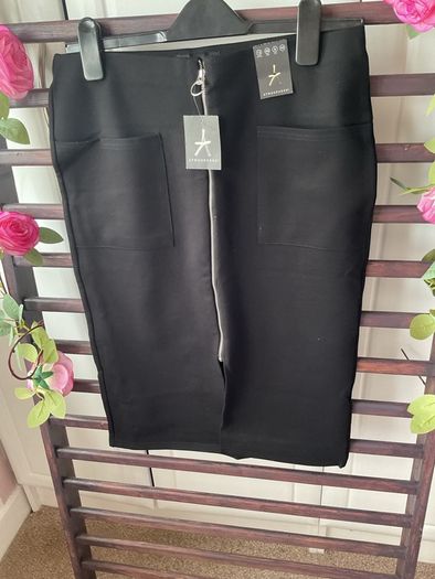 skirt Bnwt black pencil skirt size 12 front zipped detail
