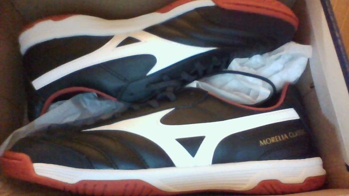 astro turf Mizuno Morelia Sala Classic IN - size 9