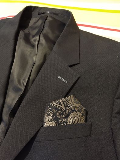 Benetti 3 Piece Tailored Navy Blue wool blend Suit