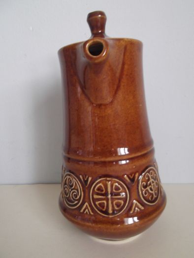 Coffee pot, Ulster ceramics, pottery coffee pot