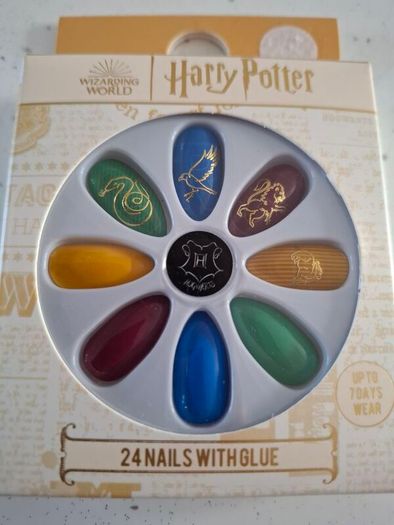 New Harry Potter nails