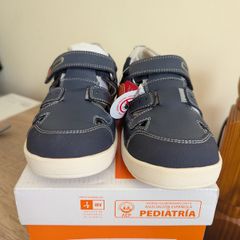 Sandals boys biomechanics