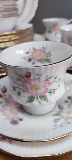 Dinner Set Elizabethan Hand Decorated Fine Bone China England