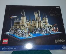 LEGO Harry Potter  Hogwarts Castle and Grounds 76419