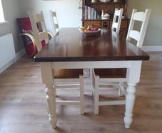 Kitchen table and 6 chairs