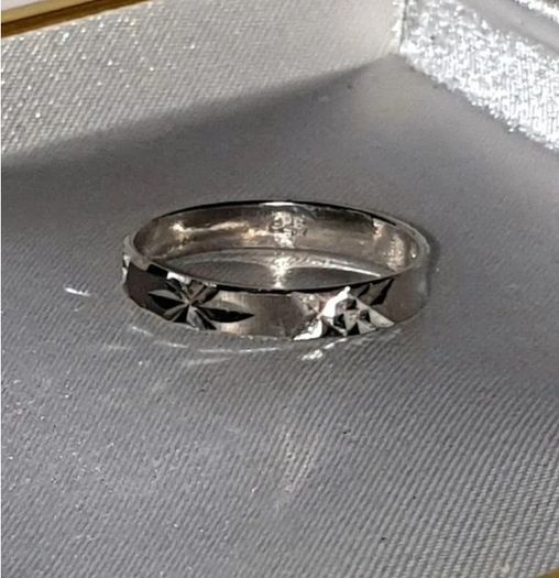 Hallmarked Silver Ex-Display Wedding Ring