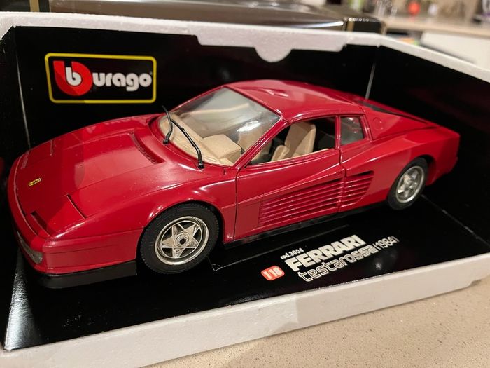 Ferrari Testarossa 1/18 Burago
