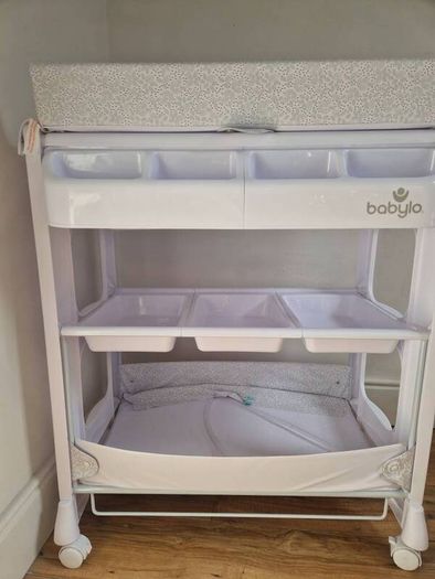 Babylo Baby Changing Unit & Bath - Excellent Condition