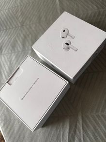 Apple AirPods Pro (2nd Generation) with MagSafe Charging Case