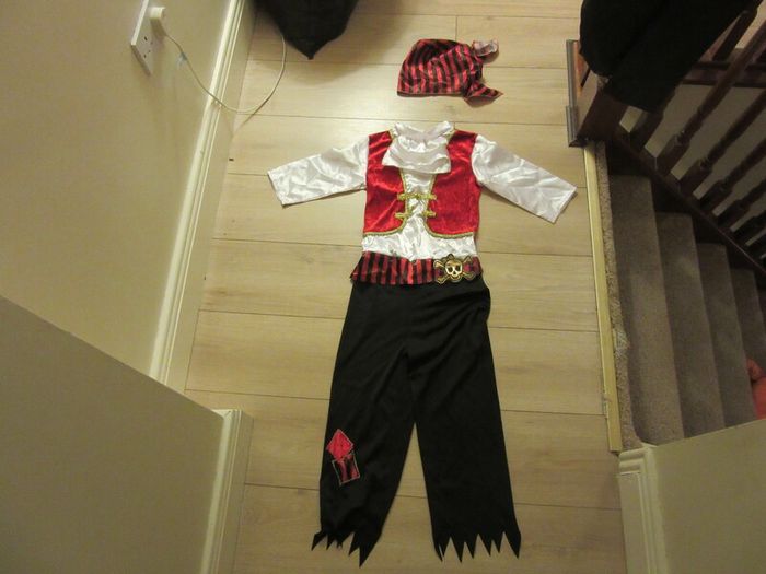 halloween boys pirate outfit age 6-7