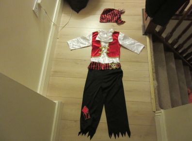 halloween boys pirate outfit age 6-7