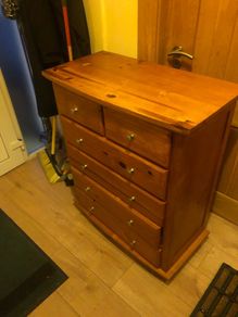 chest of drawers