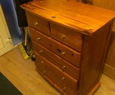 chest of drawers