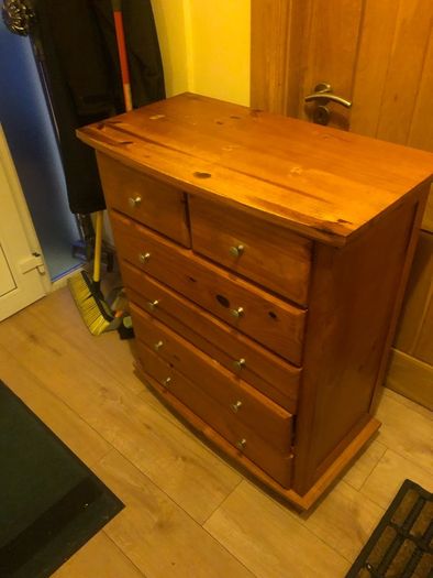 chest of drawers