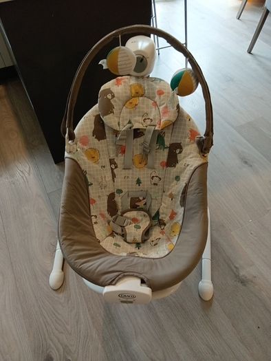 baby swing ( like brand new)