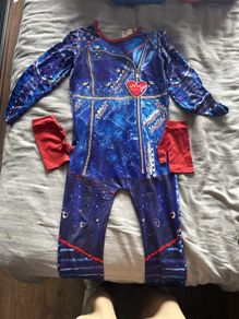 Mal Descendants costume Age 5