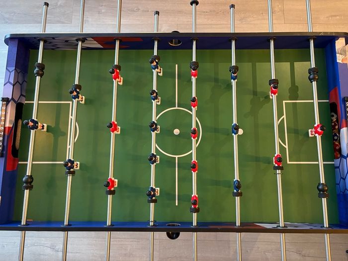 Fussball Table +  6 balls