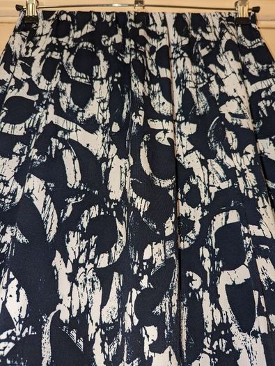 Perfect for Summer. beautiful and unique design midi skirt
