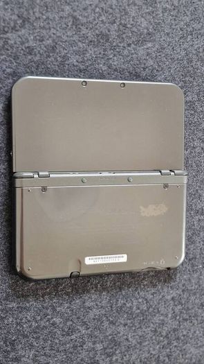 New Nintendo 3DS XL Metallic Grey 16GB Excellent Screens