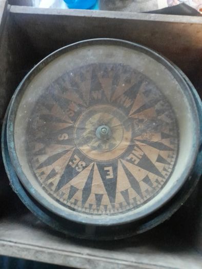 Antique Large Ships Nautical Compass, models were produced by firms like Francis M. Moore Dublin & Belfast active 1854 to 1894 or Henry Hughes & Son of London., as indicated by the style of the compass rose  Stage or Movie Props