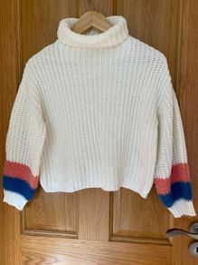 Cream colour Knitted Sweater    Neck Jumper size 146 cm