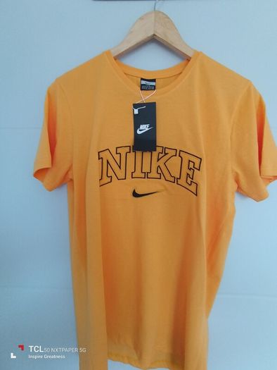 New.boy's NIKE t-shirt. size S/M