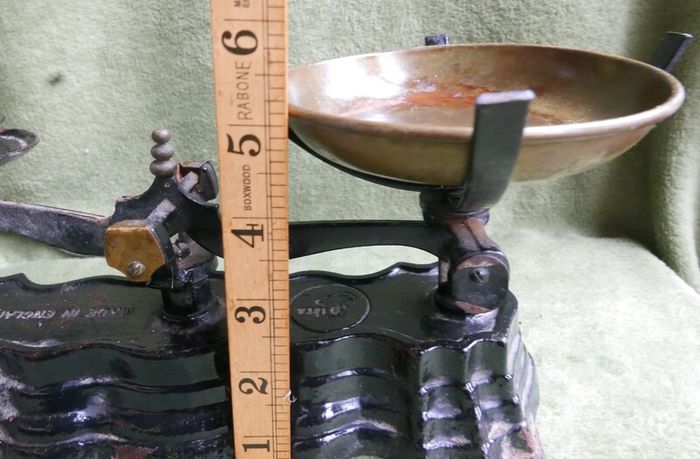 Vintage Libra Scale Co. Made In England Black & Gold Balance Weighing Scales Kitchen Baking Cast Iron Brass Metalware Heavy Antique
