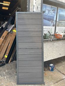 Side Gate