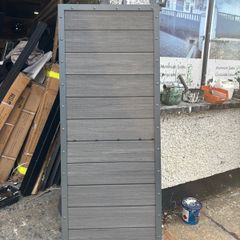Side Gate