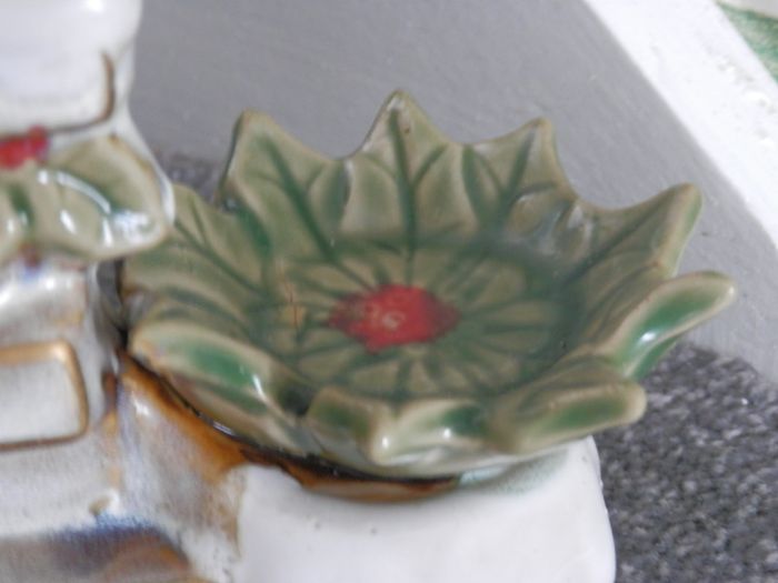 NEW Ceramic Robin Ponsettia Peace Candle Holder 12 euro