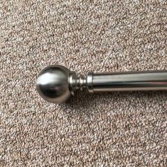 Extendable metal curtain pole
