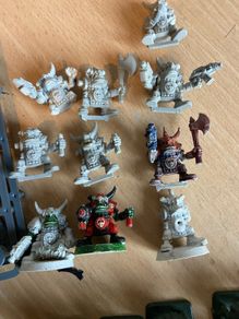 Warhammer 40k Ork Goffs x 10 from second edition plus bits