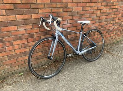 29 Inch Giant Avail 5 racer bike