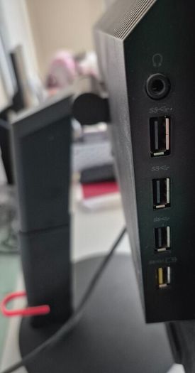 lenovo HD Monitors x 2 T24i-10