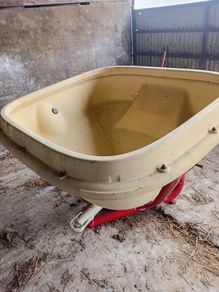 Fertilizer Spreader