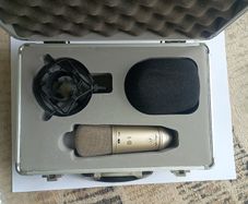 Behringer B-1 Studio Condenser Microphone Bundle (Complete w/ Flight Case)