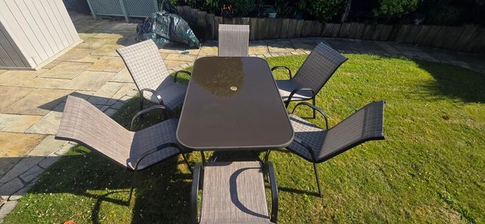 Table and 6 chairs