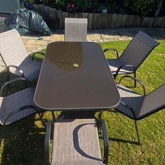 garden table and chairs
