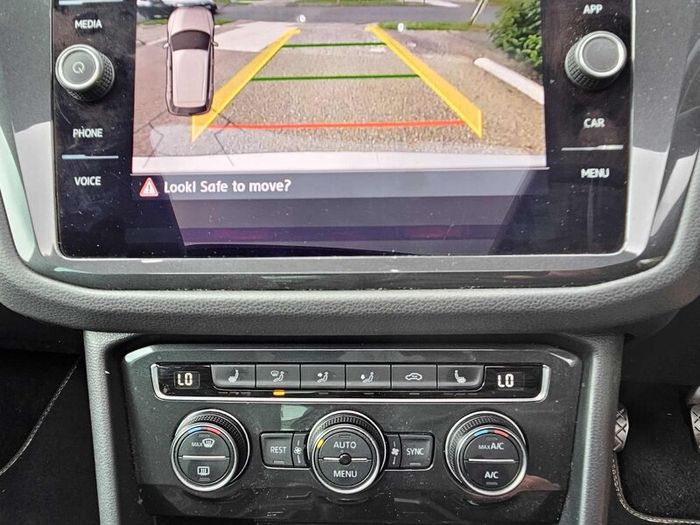 Volkswagen  R-line Tiguan 2019  + Pan Sunroof