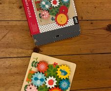 Petit Collage Busy tree wooden twist puzzle