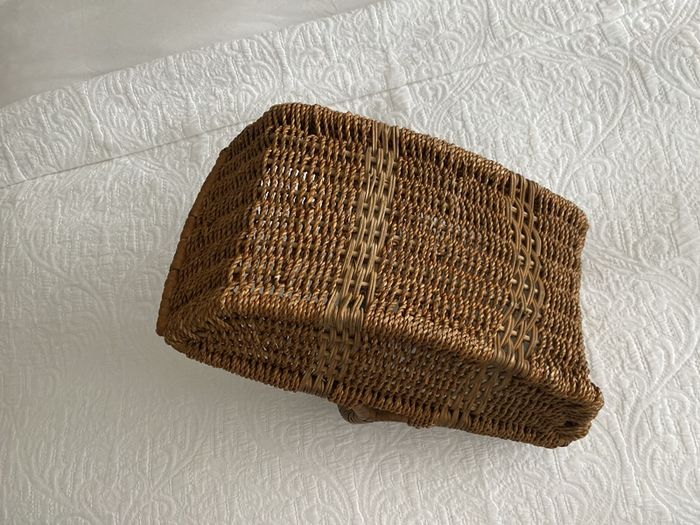 Antique Basket Truc style