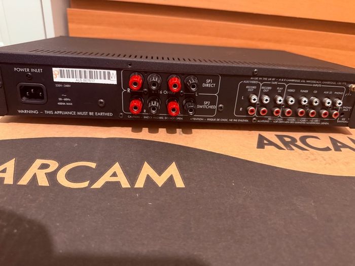 Arcam amplifier, Jamo speakers and wood stand