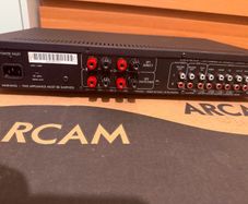 Arcam amplifier, Jamo speakers and wood stand