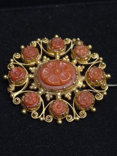 Antique Chinese Export 18ct Gold Carved Coral Brooch | Possibly Late Qing / Early Republic | Tested
