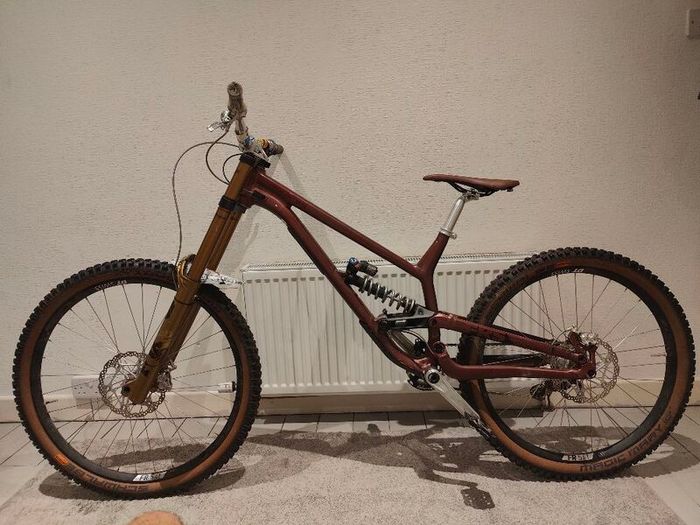 Custom Commencal FRS Downhill Build Full Hope Spec / Fox 40