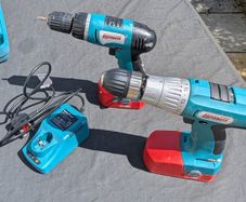 Cordless Drill Set