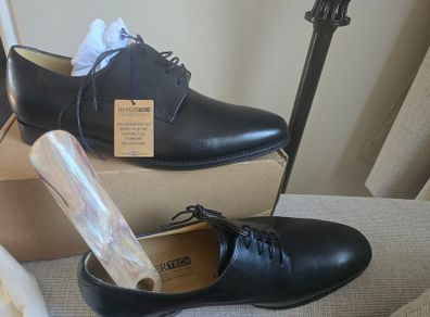 Shoes barker