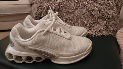 Nike size 4 perfect immaculate were 120